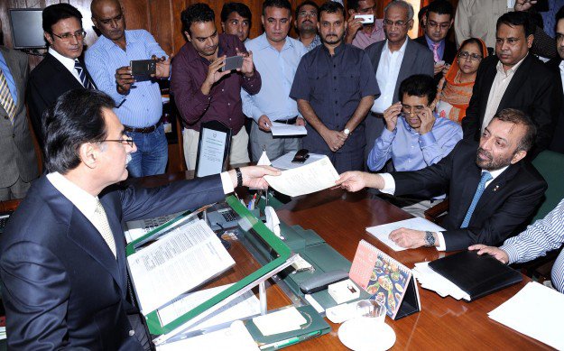 Comedy of Errors ; MQM Resignations